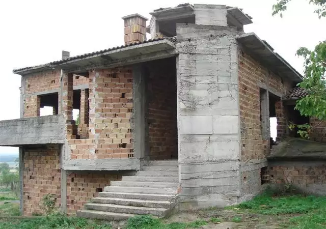 двуетажна къща с.ясеново