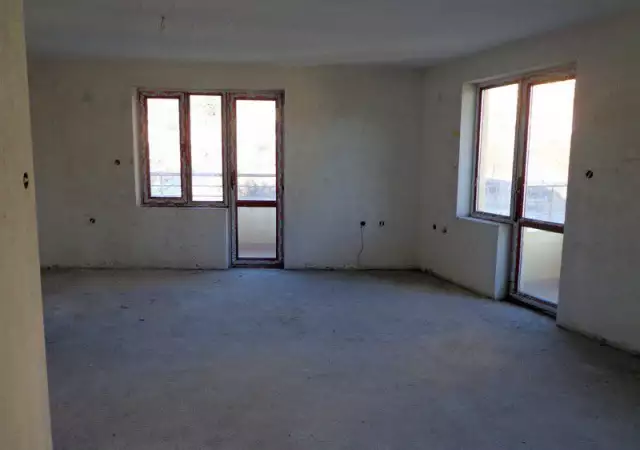 4. Снимка на Панорамен тристаен апартамент в Нишан Таши - Сандански
