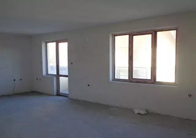 3. Снимка на Панорамен тристаен апартамент в Нишан Таши - Сандански