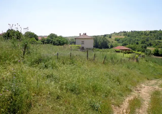 1. Снимка на Парцел за къща в село Хотово, на 12 км от Сандански