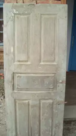 3. Снимка на Врати с дърворезба