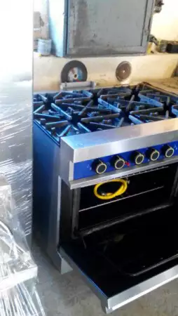 2. Снимка на Професионална печка на газ