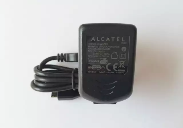 Зарядно 220v за Alcatel One Touch 4033X Pop C3