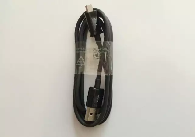3. Снимка на USB кабел за Samsung E700F Galaxy E7