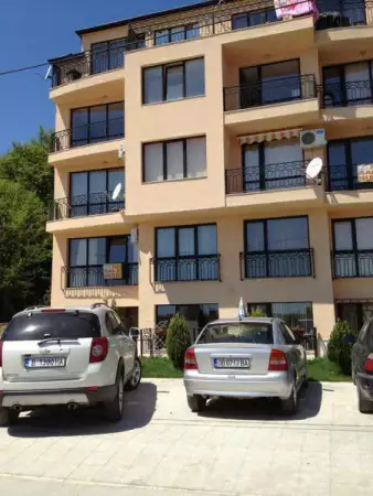 Спешна продажба на имот във гр. Варна - Двустаен - Ален мак