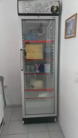 1. Снимка на хладилни витрини