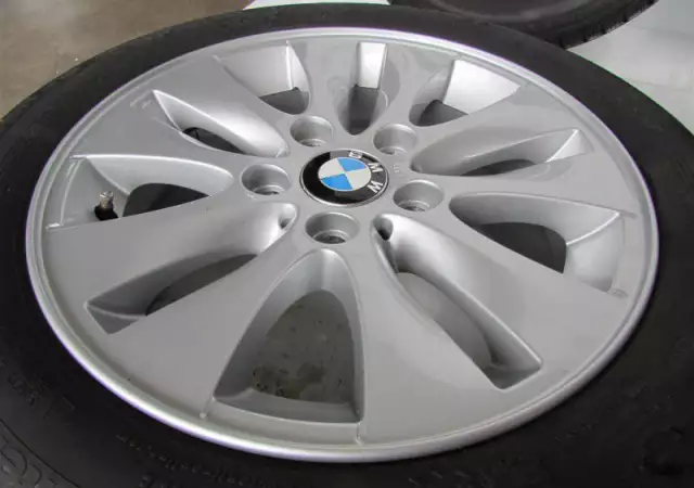 6. Снимка на Зимни гуми 8.2мм DOT3408 и джанти BMW V - Spoke 229 за BMW 1 с