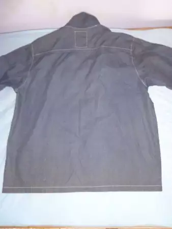 1. Снимка на мъжка риза с капски копчета