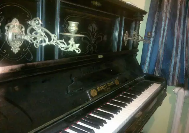 4. Снимка на старо немско пиано