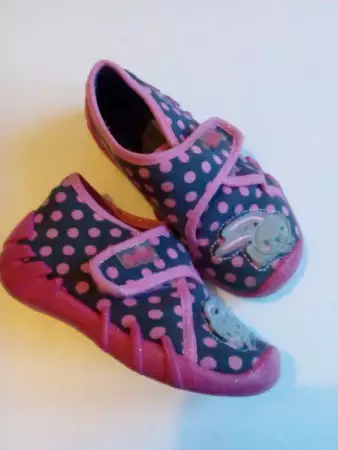 Нови бебешки обувки