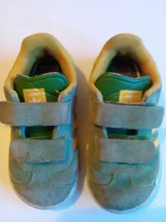 1. Снимка на Оригинални бебешки маратонки Adidas
