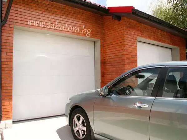 4. Снимка на Секционни гаражни и индустриални врати с изолация 40 мм