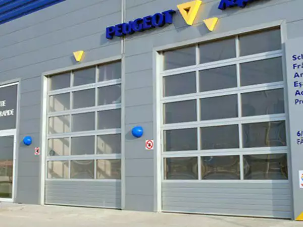 3. Снимка на Секционни гаражни и индустриални врати с изолация 40 мм