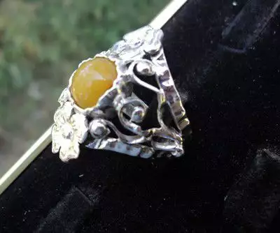 1. Снимка на модел 194 Сребърен пръстен с жълт нефрит Изключително модерн