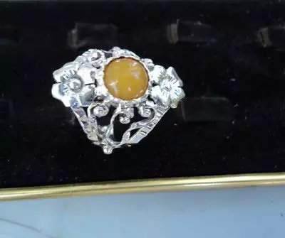 6. Снимка на модел 194 Сребърен пръстен с жълт нефрит Изключително модерн