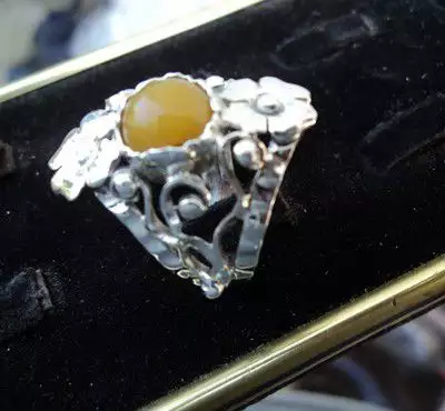 8. Снимка на модел 194 Сребърен пръстен с жълт нефрит Изключително модерн