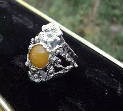 10. Снимка на модел 194 Сребърен пръстен с жълт нефрит Изключително модерн