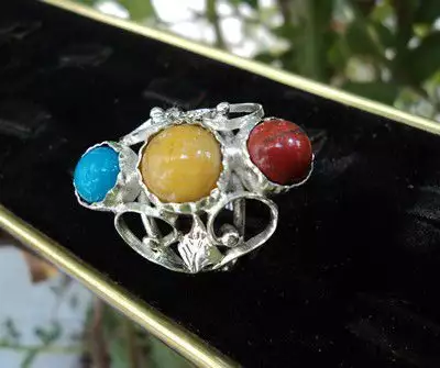 6. Снимка на модел 189 Сребърен пръстен с три камъка син и жълт нефрит и