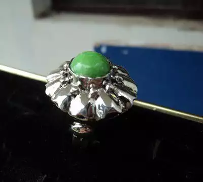 2. Снимка на модел 182 Сребърен пръстен с зелен перидот