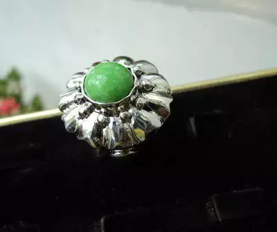 3. Снимка на модел 182 Сребърен пръстен с зелен перидот