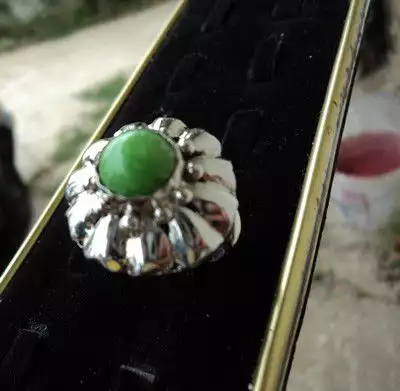 6. Снимка на модел 182 Сребърен пръстен с зелен перидот