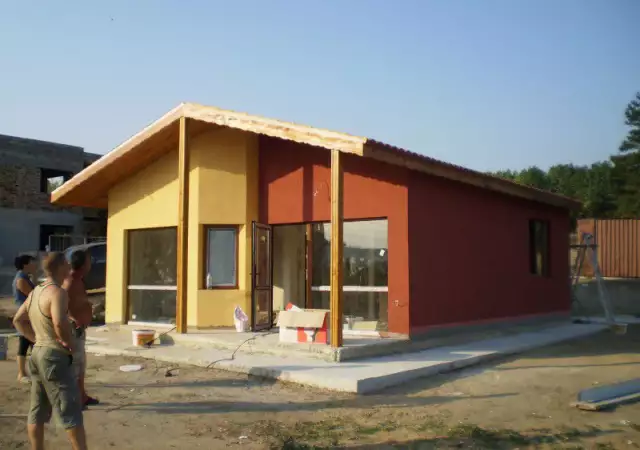 1. Снимка на изграждане на сглобяеми къщи