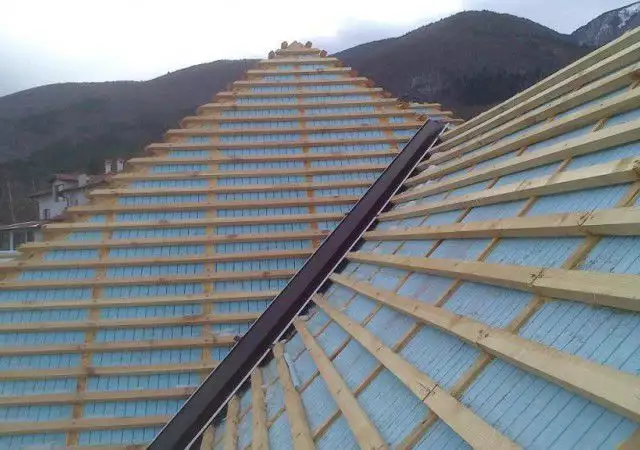 10. Снимка на Ремонт на стари и изграждане на нови покриви