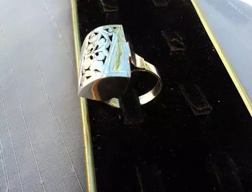 4. Снимка на модел 121 Сребърен пръстен с красив ажур
