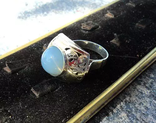 модел 120 Сребърен пръстен с красив опал