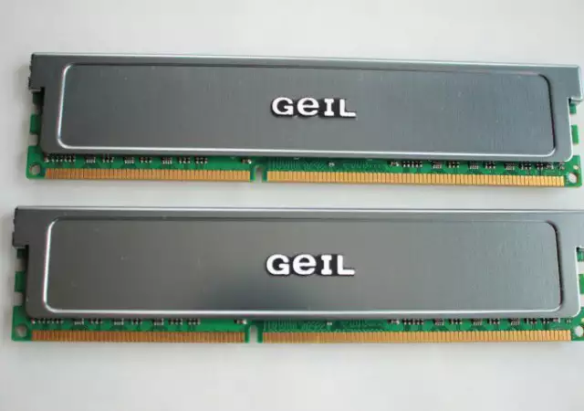 2. Снимка на 4GB RAM памет DDR3 2133MHz за настолен компютър