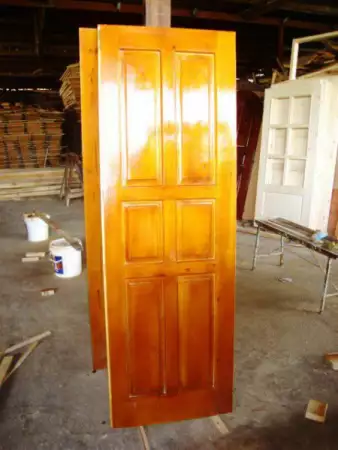 4. Снимка на Изработка на дървени врати