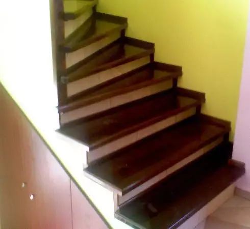 дървени стъпала, стълби и стълбища по поръчка