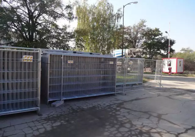 2. Снимка на Мобилна ограда поцинкована 3, 50 х 2, 00 м - Италия под наем