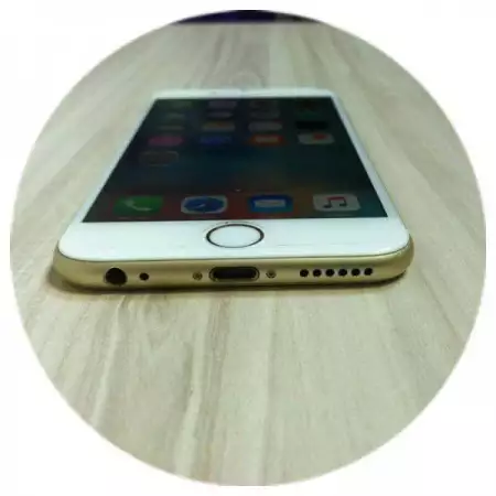 6. Снимка на Продавам iPhone 6 Gold 64GB