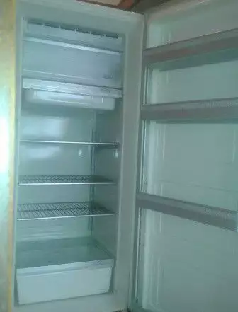 Продавам хладилник Зил