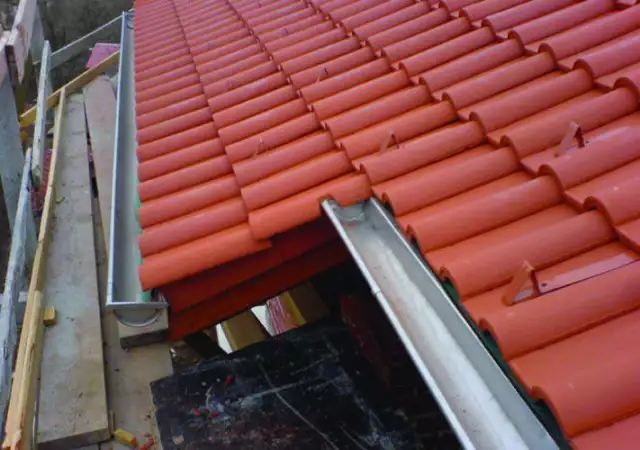 9. Снимка на ремонт на покриви и всичко за вашият офис и дом