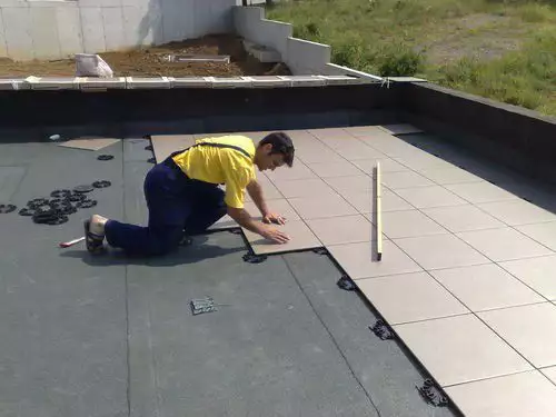 7. Снимка на ремонт на покриви и всичко за вашият офис и дом