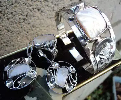 модел 228 Изработен от масивно сребро Комплект дамска грив