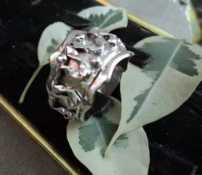 модел 240 Изработен от масивно сребро Дамски пръстен, без к