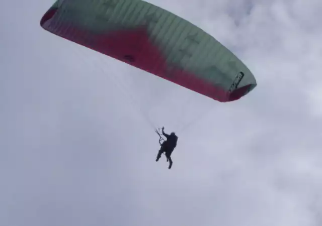 10. Снимка на Бънджи, парашутизъм, рафтинг, парапланер, балон с горещ възд