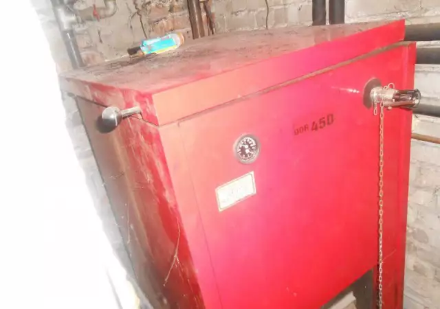 1. Снимка на Продавам котел DAKON DOR 45D и четири бр. чигунени радиатори