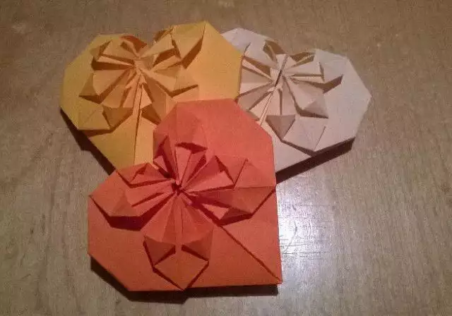 2. Снимка на Оригами Сърца