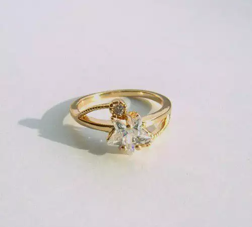 1. Снимка на Позлатен дамски пръстен 10к с три камъка Циркон