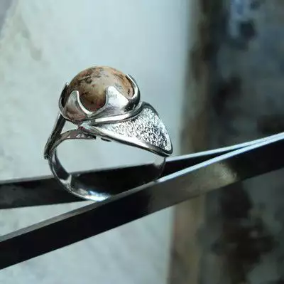 модел 265 Изработен от масивно сребро Дамски пръстен, с 1