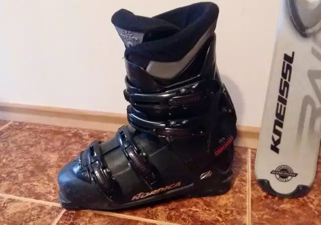 3. Снимка на Ски и обувки ski and boots