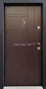 2. Снимка на входна врата с вградена аларма