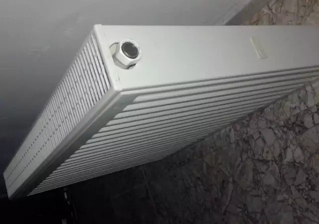 Продавам панелни радиатори