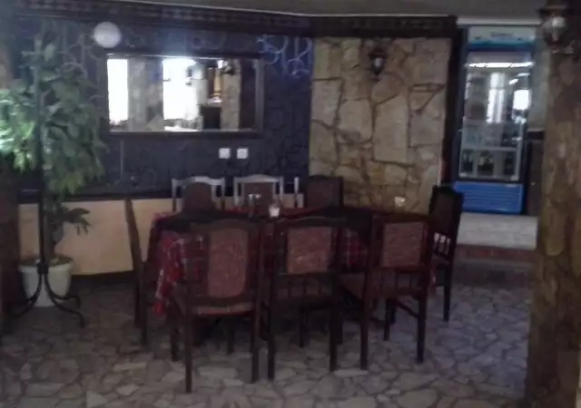 7. Снимка на заведение в Пловдив суперцентъра - оборудван ресторант.800 лв.