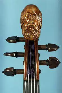 1. Снимка на Продавам петструнна цигулка