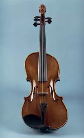 Продавам петструнна цигулка